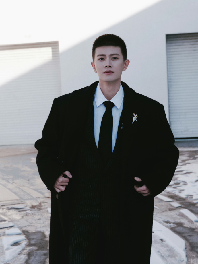 任嘉伦告黑最新进展
即将开庭一个
支持维权