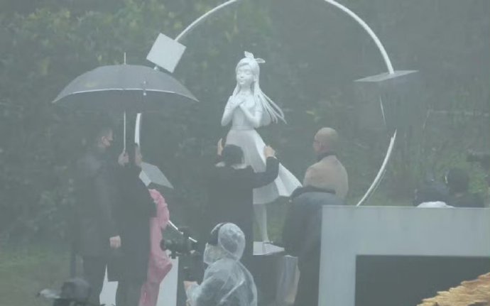 大S逝世一周年，具俊晔精心设计的S雕像揭幕 ​ ​​​