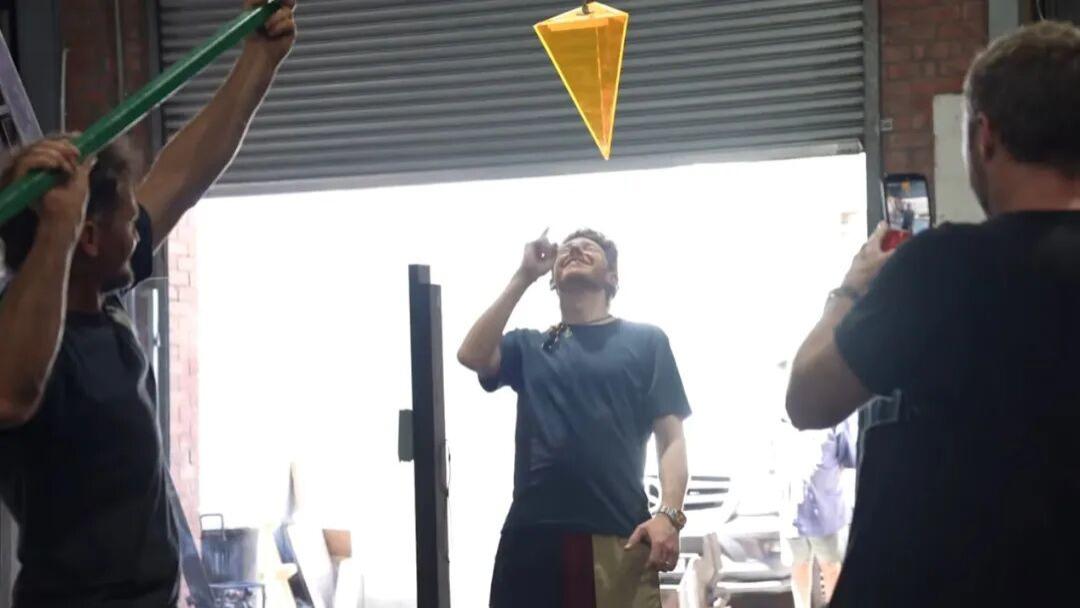 当游戏画面越来越真，他们用真人演出模糊的游戏世界