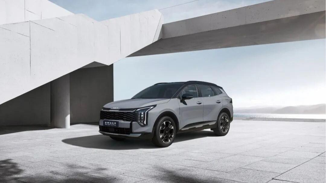 起亚新狮铂拓界售价15.49万起 首推X-Line运动套件