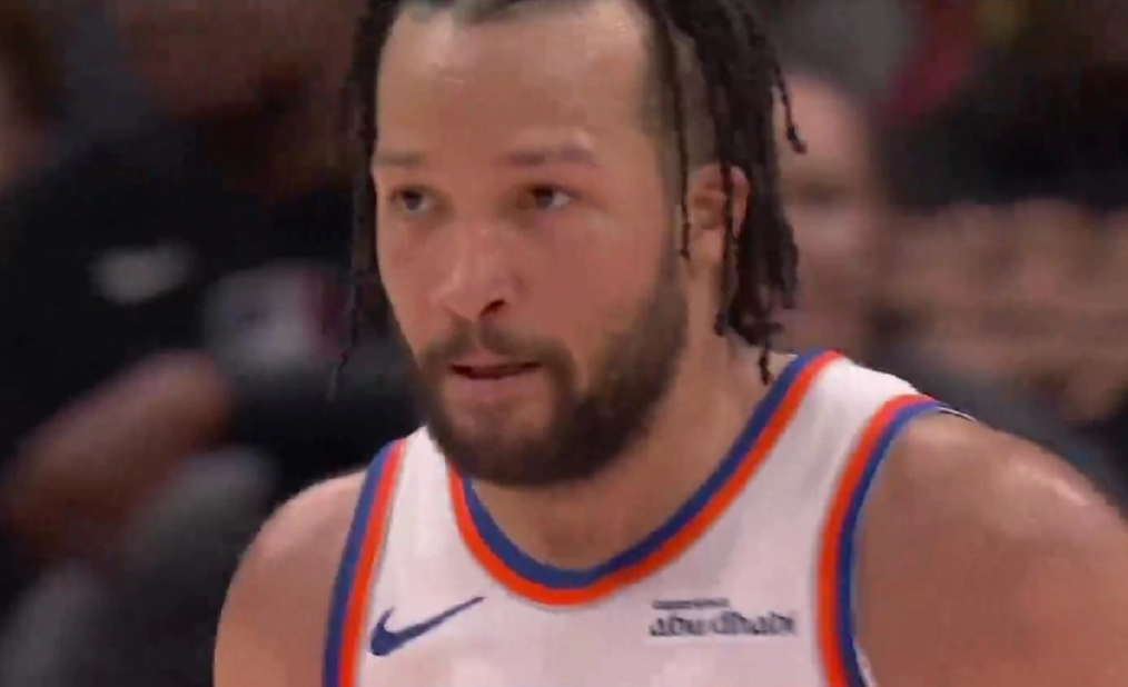 CJ超远三分球进，时间差之毫厘，老鹰主场105：108不敌尼克斯！

尼克斯是真