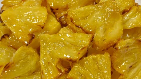 烤蜜汁菠萝：一口咬下去，夏天在嘴里放烟花！