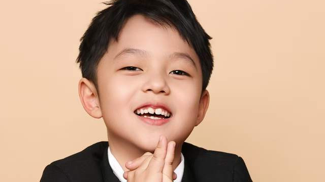 历山双语学校柴家译同学荣获济南电视台少儿春晚封面明星称号