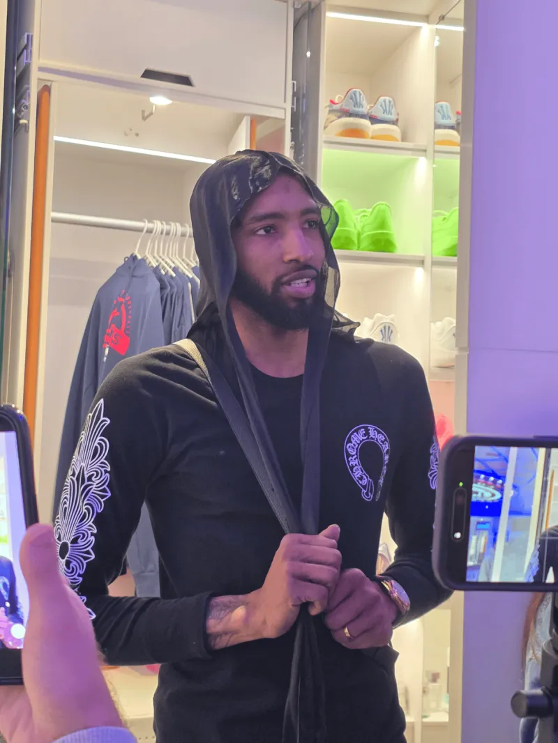 NBA常规赛快船主场对阵雷霆的比赛已经结束。全场战罢，快船以110-128不敌雷