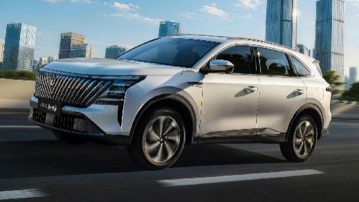 油耗降一半，标配即满配——长安蓝鲸超擎混动双车北京车展全球首发