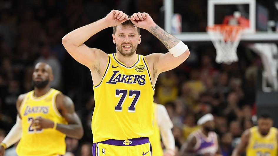 从准绝平到被绝杀，非要留东契奇在场被点名，雷迪克真是个人才