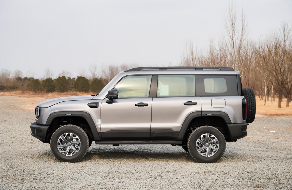 月薪五千，也能拥有诗和远方？BJ40燃油可以给你答案