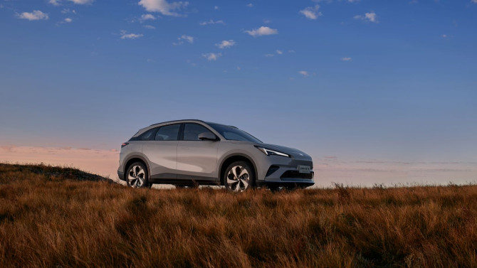 为俩娃换车，埃安i60与极狐T5实测，极狐T5更懂家庭