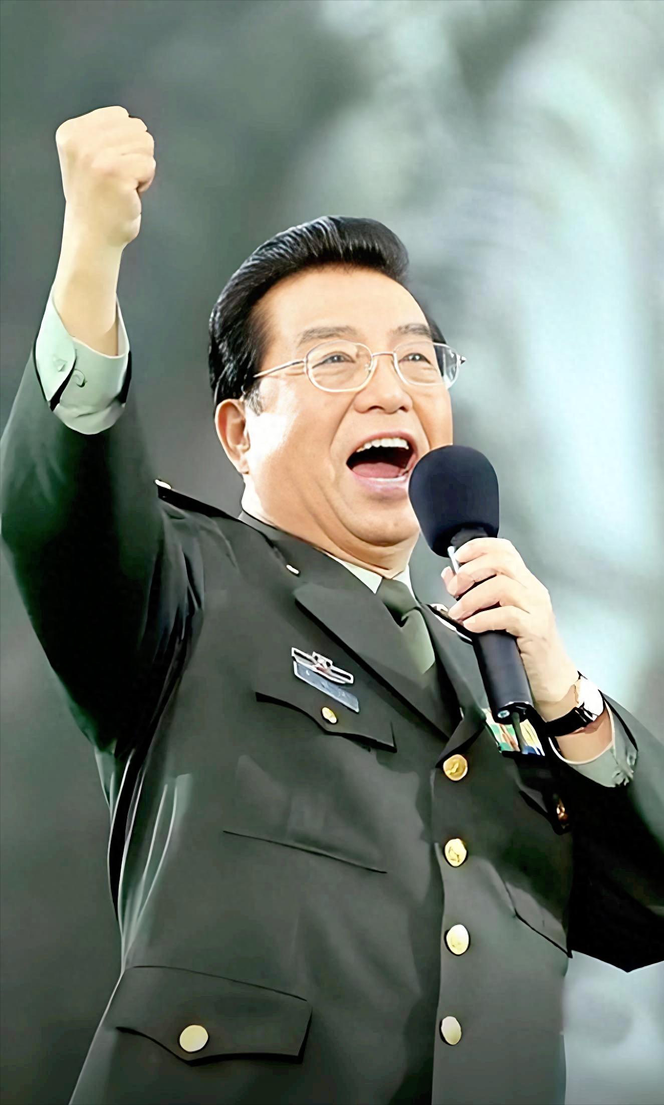 看过当年李双江一家三口经常镜头露面，那个高调啊！好像全世界的孩子都不如他儿子聪明