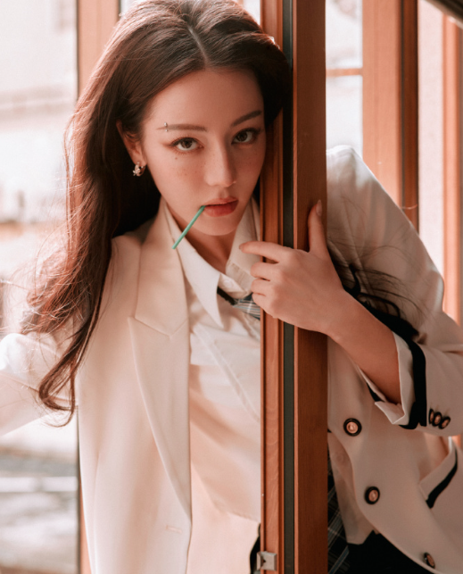 风雨下像个大人，阳光下像个孩子