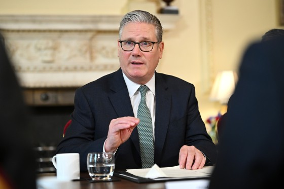 英国前官员：感受到来自首相的压力