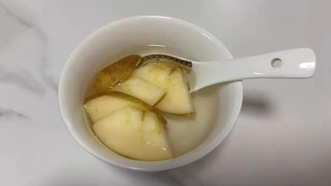 三伏前容易气色发暗、脸发黄，这样煮一碗苹果水，素颜看着也精神