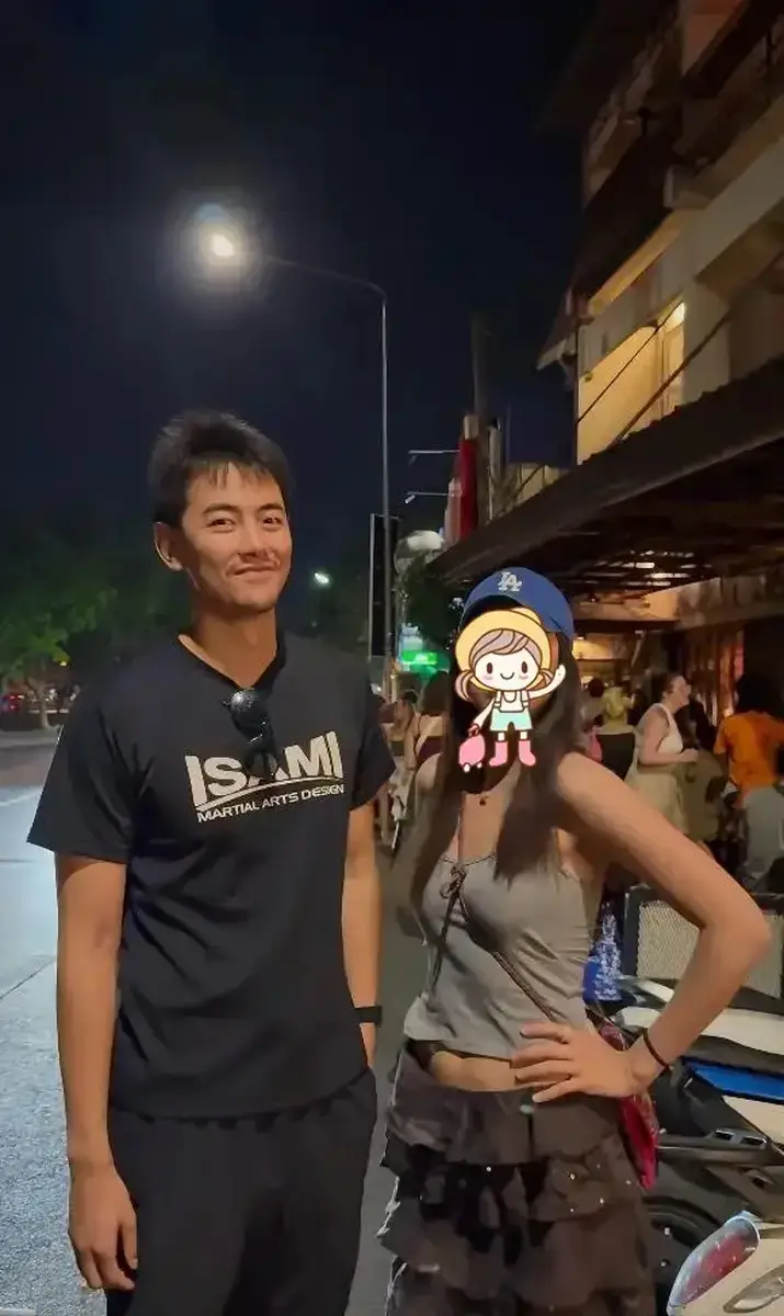 纪凌尘与韩国女友泰国度假 交往近六年感情稳定