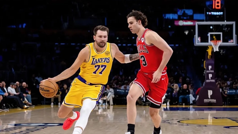 东契奇彰显格局，艾顿延续强硬。

50+的大三双东契奇没有拿，其实没必要和阿德巴