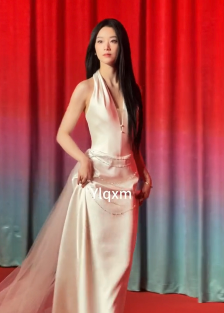 王小亿就是一种自然的美跟气质