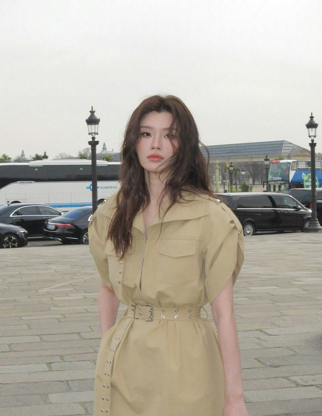 第一奚梦瑶虽然不是豪门，但家境也不差，江浙沪独生女，最重要的是从小被爱滋养长大，