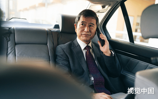 78岁老母被打伤，房子被拆，我没报警，只给临州市长发了条请假短信，3天后12名官员全被带走