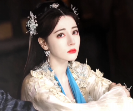 仲夏的凉风吹走炙热的焦虑，橙色黄昏相拥薄荷的黎明