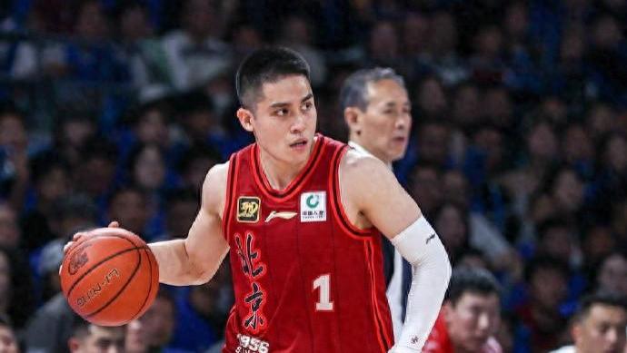 看看本赛季CBA八位状元的表现，陈盈骏依旧领先，国豪中规中矩