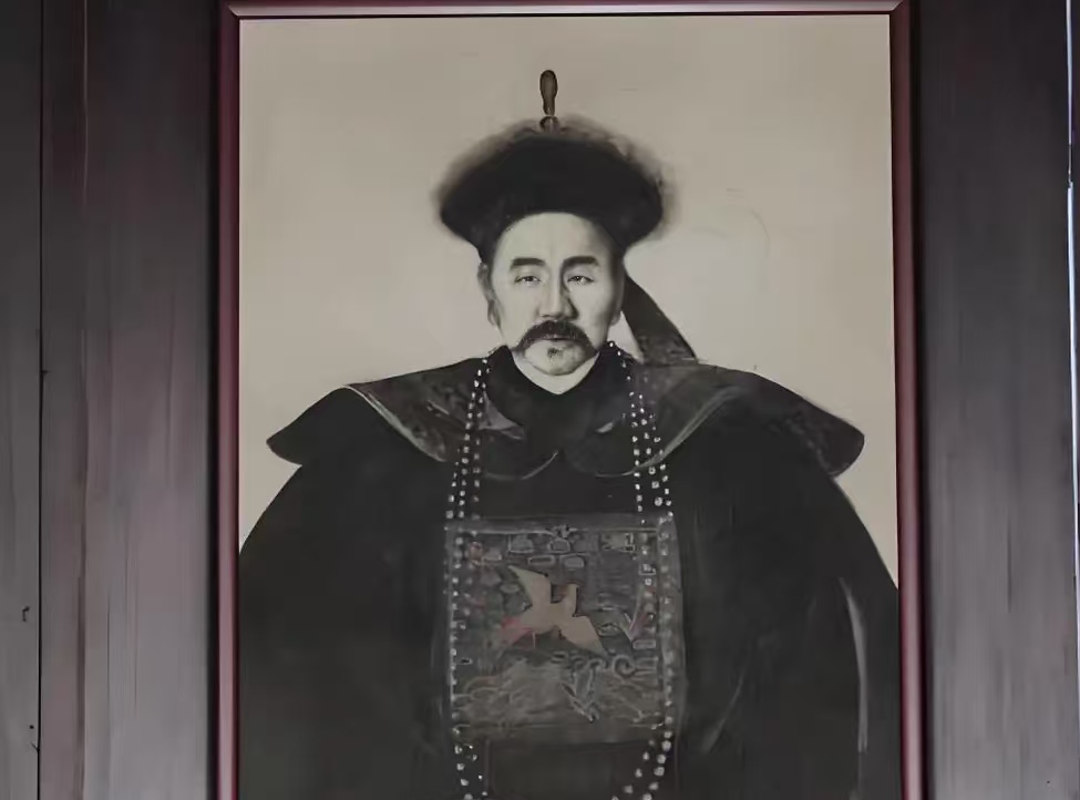 晚清红顶商人胡雪岩，破产后郁郁而终