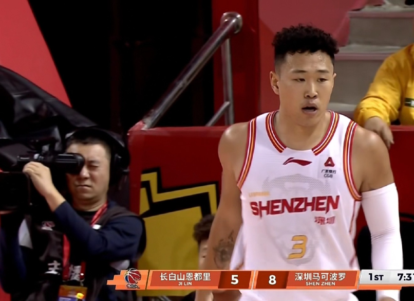 深圳马可波罗当家球星贺希宁真是一如既往的高效！在今天深圳马可波罗客场以111：8