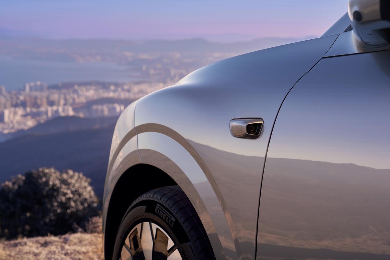 今天不说加速不说操控，就聊一个话题——带娃。对很多家庭来说，一台车的评价标准早就