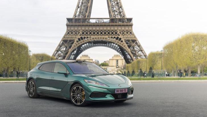 腾势巴黎歌剧院举行欧洲上市发布会  科技新豪华正式启幕