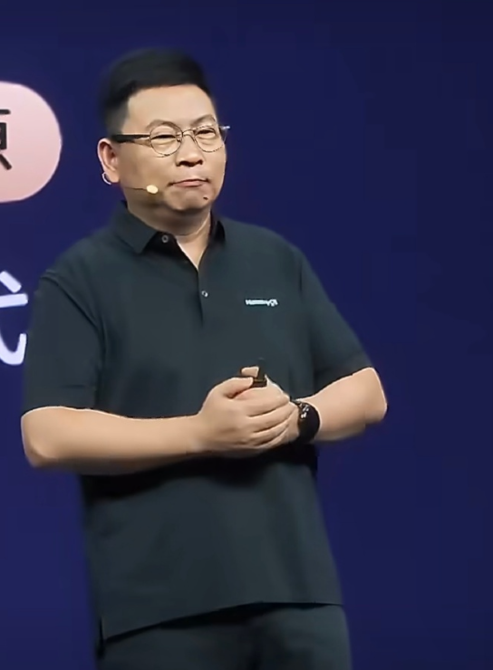 老余还是很实在的，坦然很多算力芯片支持国内企业，华为给自己留的芯片不是特别多，算