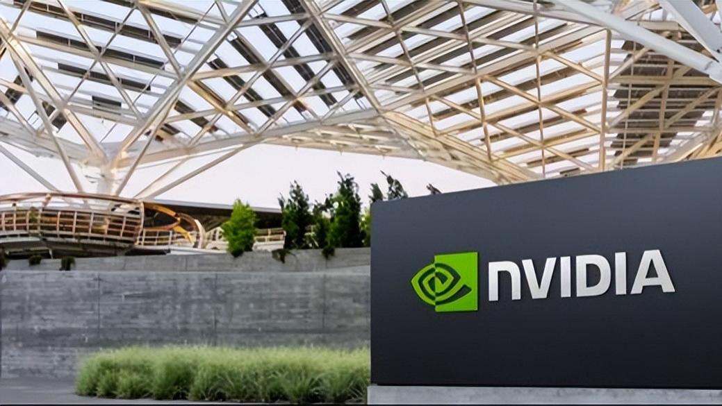 英伟达2026财年营收超1.5万亿