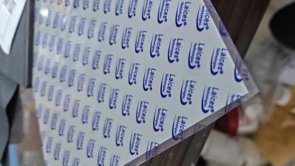 硅胶与uv四色油墨粘合不牢固怎么办？