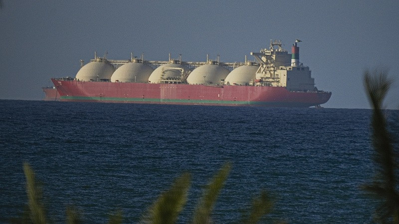 霍尔木兹海峡通航骤紧：36小时35艘出港船只紧急折返