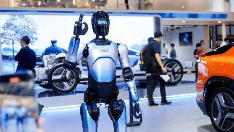 长安砸了4.5亿投入人形机器人？二十余家车企都坐不住了