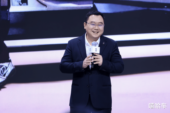 赛力斯张正萍与白敬亭同台，问界M6北京车展开启首批交付