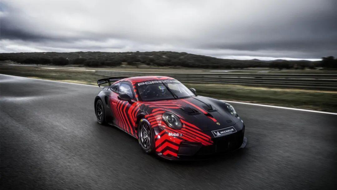 保时捷推出首款911系列GT4客户赛车，全新911 GT4 R