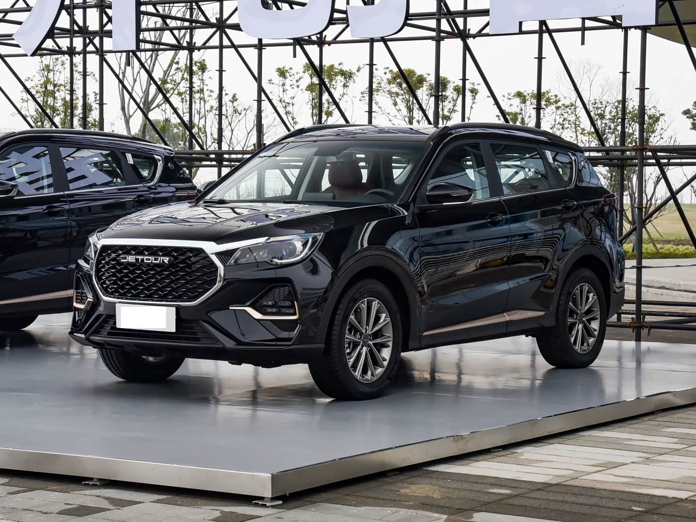 七座中型SUV限时不足7万！年轻外观动感十足，搭载1.5T+