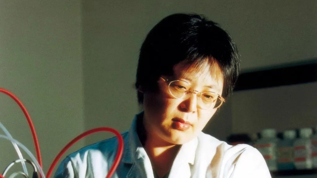 陈薇：女少将的双重契约