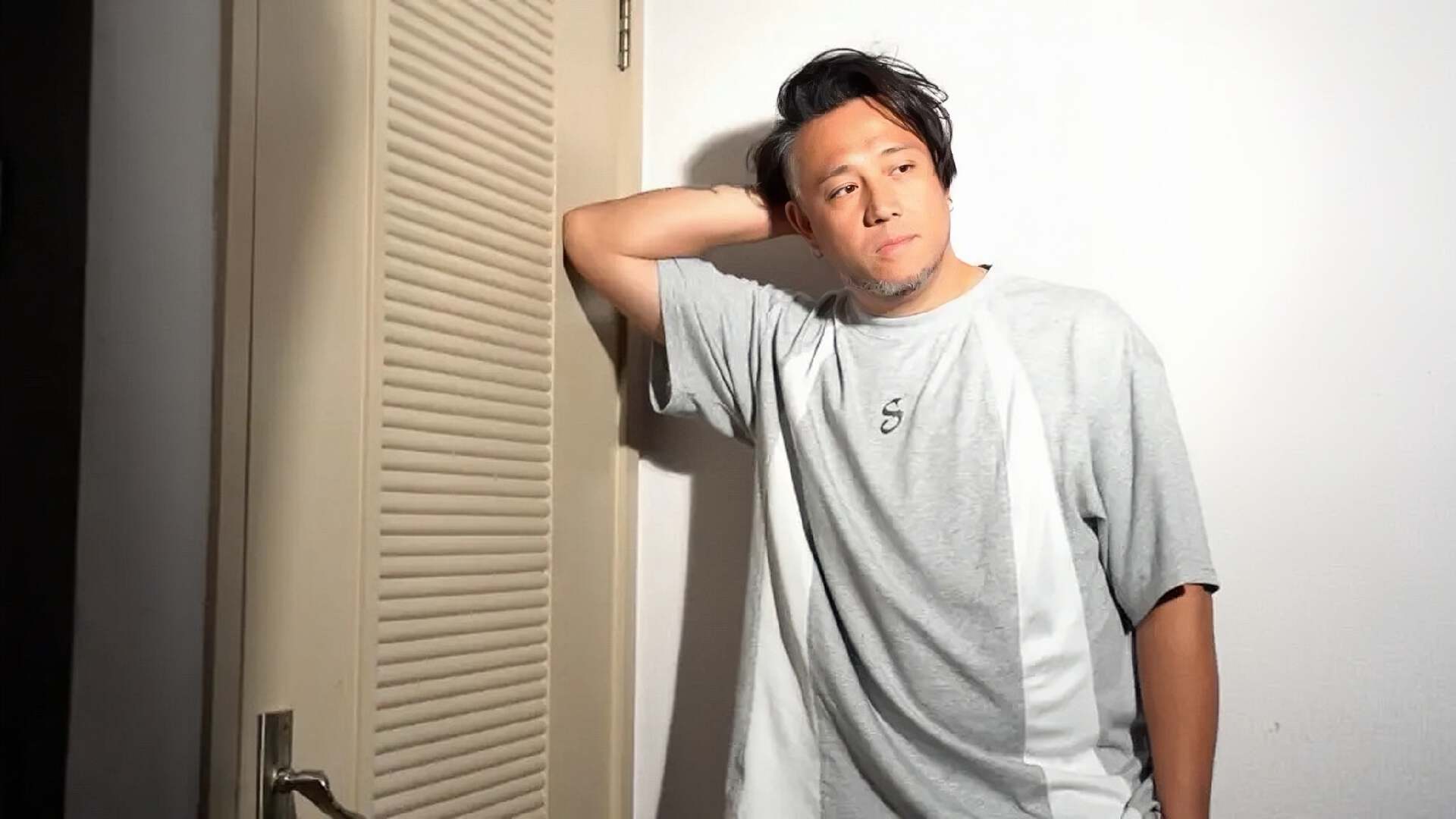 香港知名男星四处借钱，用孩子生病博取同情，遭债主公开追债