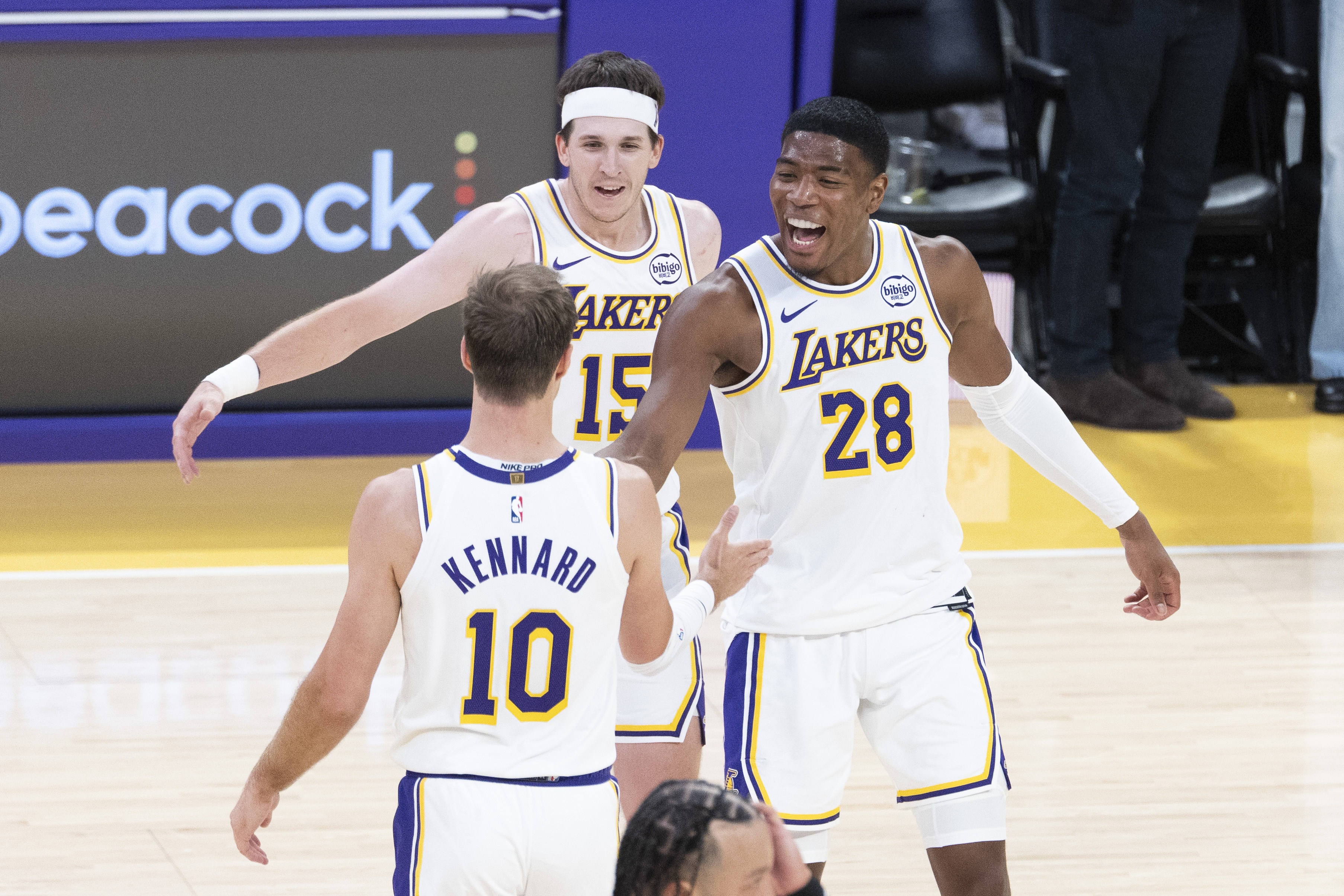 都说光脚的不怕穿鞋的，其实对于湖人队来说也是如此。季后赛首轮，他们必须要在东契奇