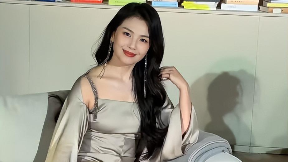 这一天：刘涛风韵犹存，袁泉好气质，言承旭帅我一大跳，胡歌帅翻全场