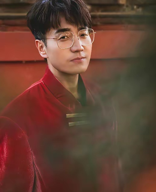 王铮亮确认加盟《歌手2026》首发阵容也太惊喜了吧！被乐评人称作“六边形战士”的