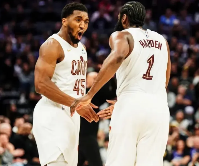 NBA名宿加内特在节目中谈到了哈登和新骑士。
加内特说道：“哈登本赛季表现出色，