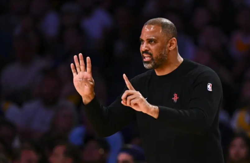 火箭这脸面丢尽了啊！
面对残阵的勇士队，火箭竟然输给了对手，这火箭真的是不应该啊