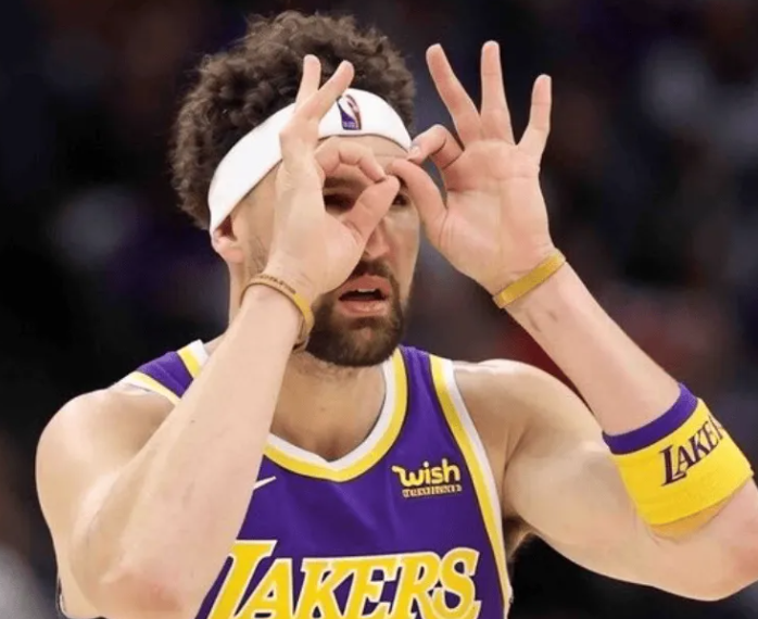 据NBA记者Evan Sidery报道，洛杉矶湖人队正在成为克莱-汤普森的潜在下