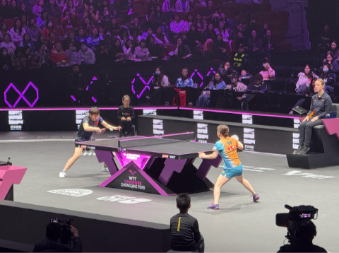 在今天举行的WTT重庆冠军赛女单/16决赛中，王曼昱0比3（7-11，5-11，