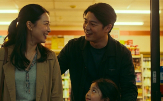 被兄弟坑惨、被女友抛弃，我躲在小镇苟活，绝境时，“背叛”我的前女友竟带着钱来救我，她一直在忍辱负重…