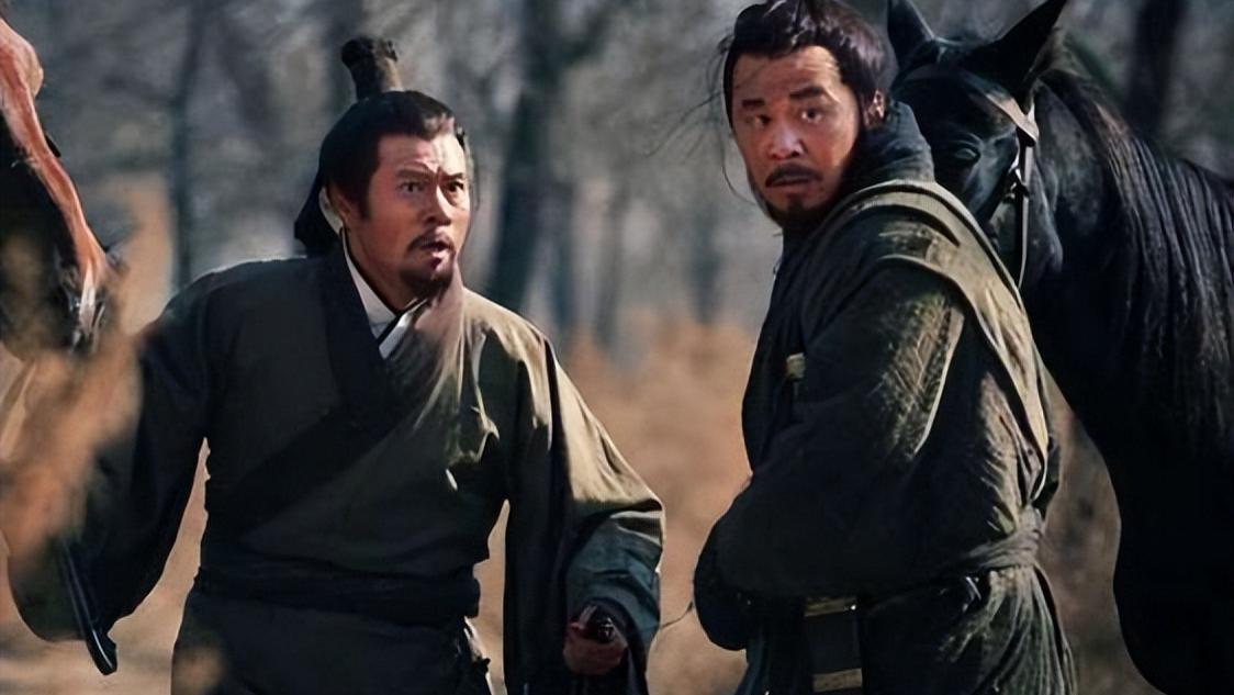 你以为陈宫是主动寻死？实际上是曹操逼的，看懂这段对话才懂政治