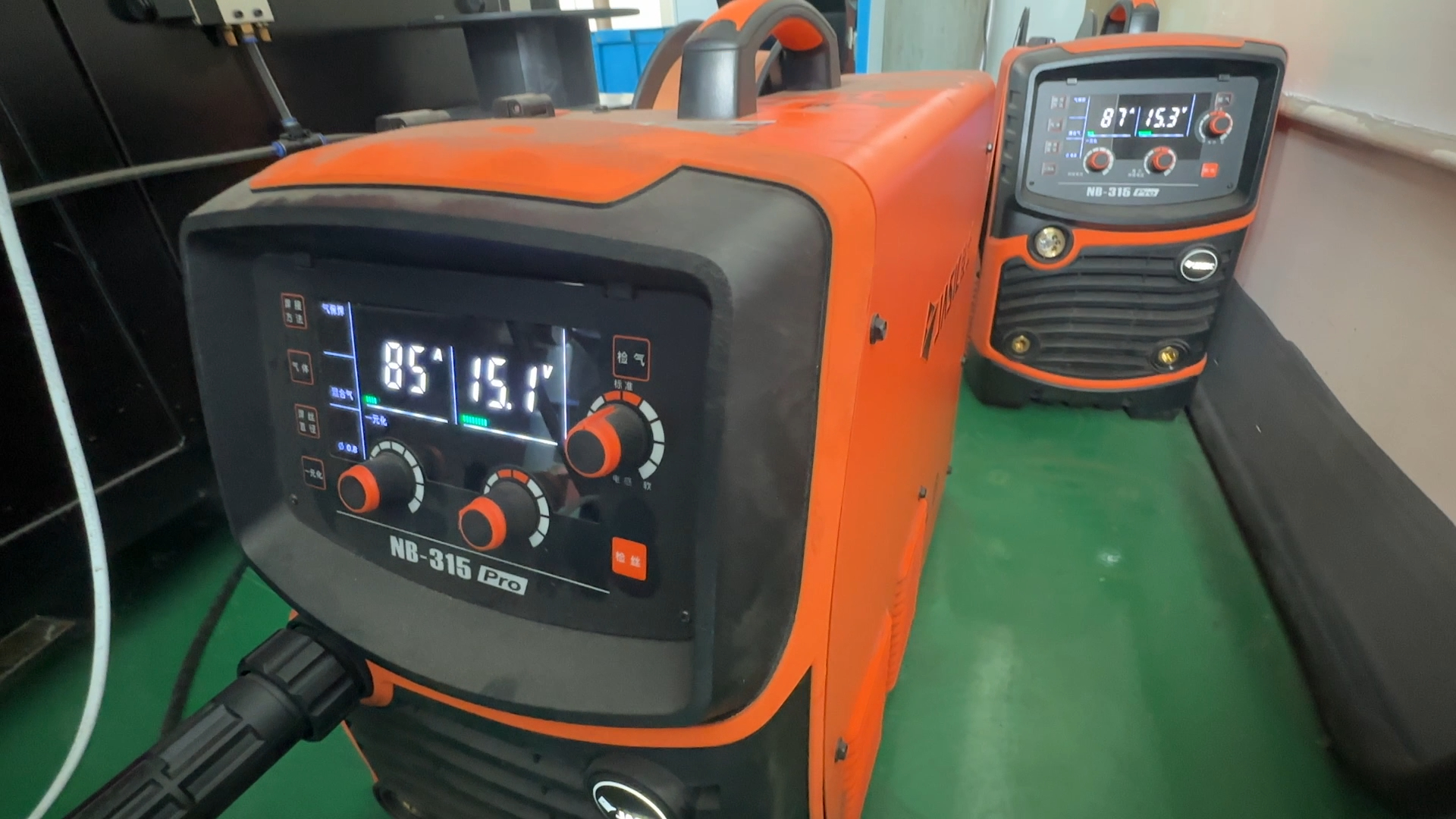 净水器外壳的薄板焊接，老李找到了顺手工具