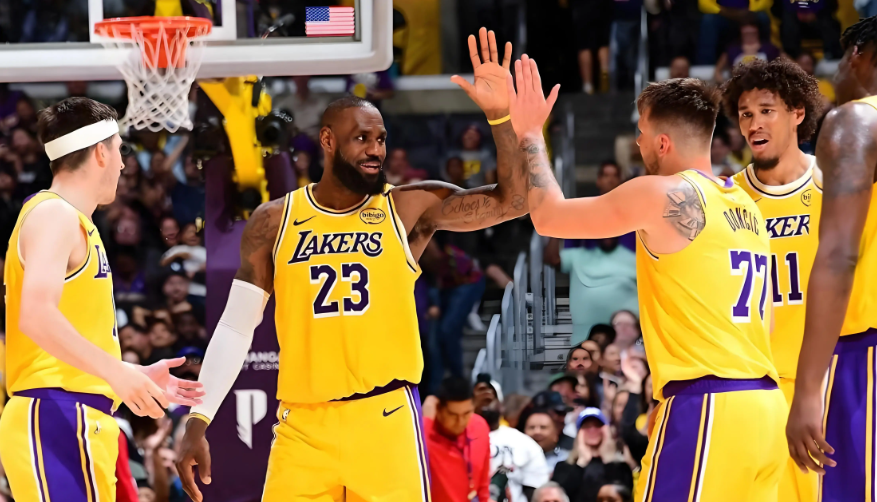 这只湖人班底、非常像西决阵容、季后赛还是展现出一定实力。如果等回了东契奇、湖人完