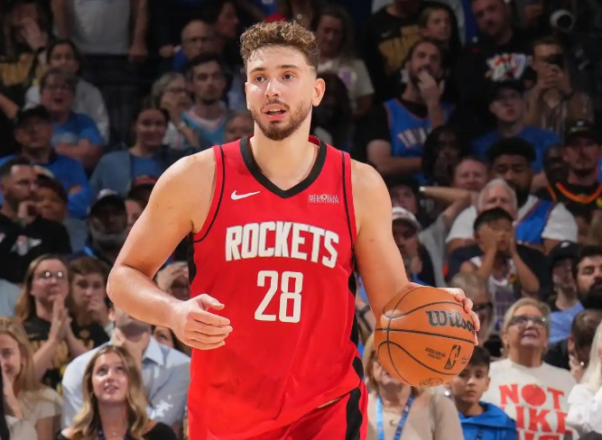 投篮这种东西到底能不能练出来，克林根现在二年级已经有成为顶级空间c的潜力了，申京