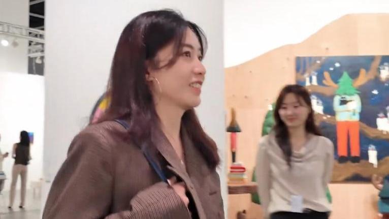 炸场！半个娱乐圈和顶级富豪都来了，抬头千万名画，低头亿万身家